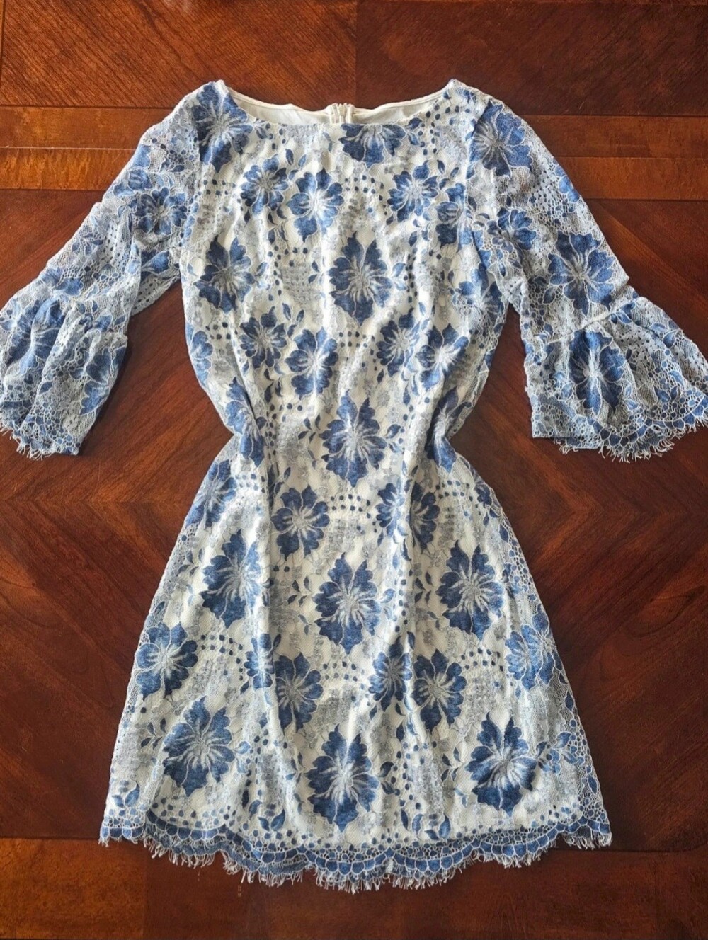 Jessica Howard Blue and White Floral Lace Long Sleeve Dress